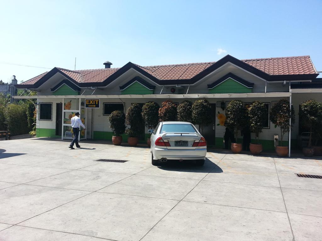 Hollywood Drive-In Hotel Baguio City Eksteriør billede