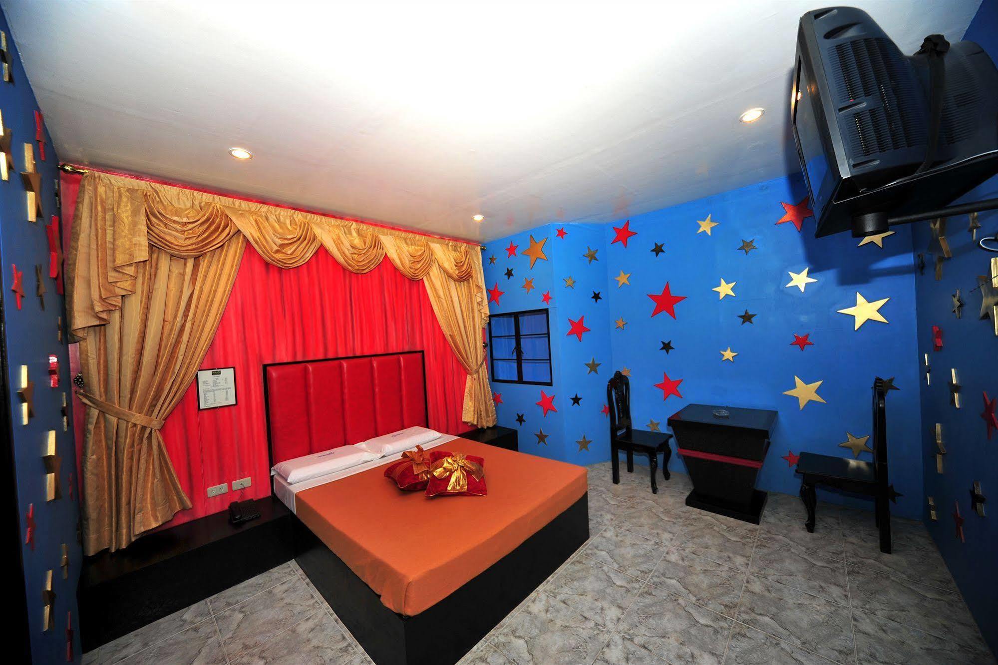 Hollywood Drive-In Hotel Baguio City Eksteriør billede